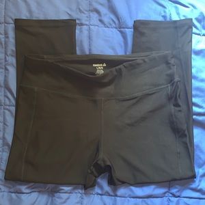 Brand NWOT Reebok Capri Leggings in Size L